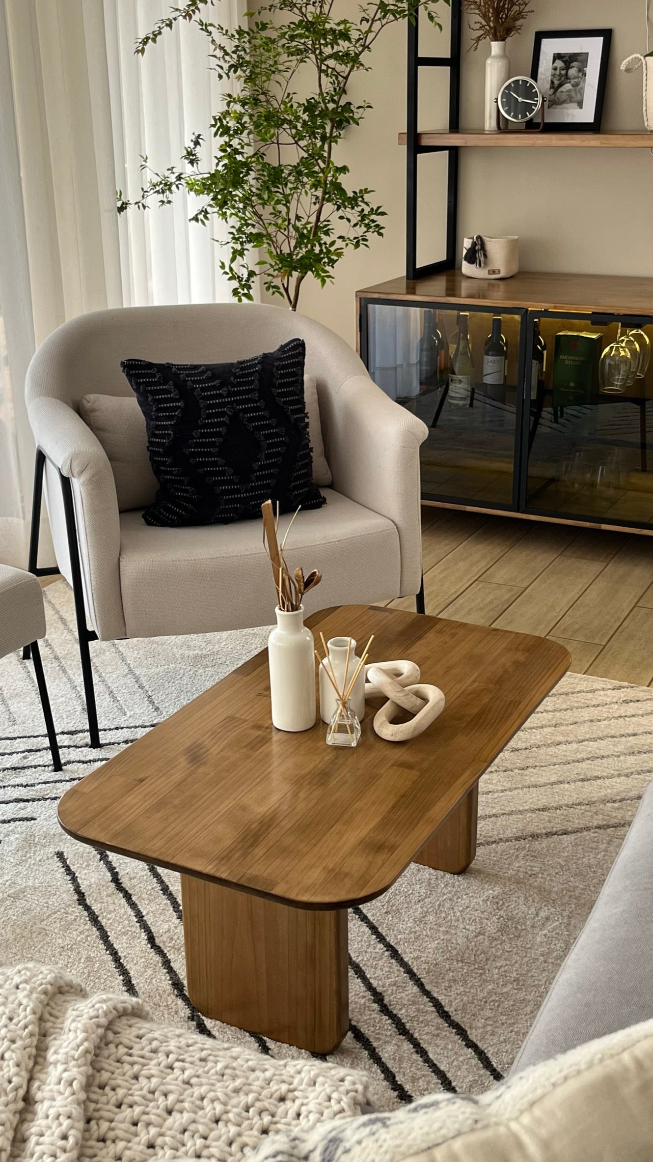 Muebles para el hogar hecho por artesanos en la ciudad de Guatemala. Muebles y decoración en Guatemala.  Muebles bajo pedido. Si necesitas un mueble a medida, contáctanos en la página Web.